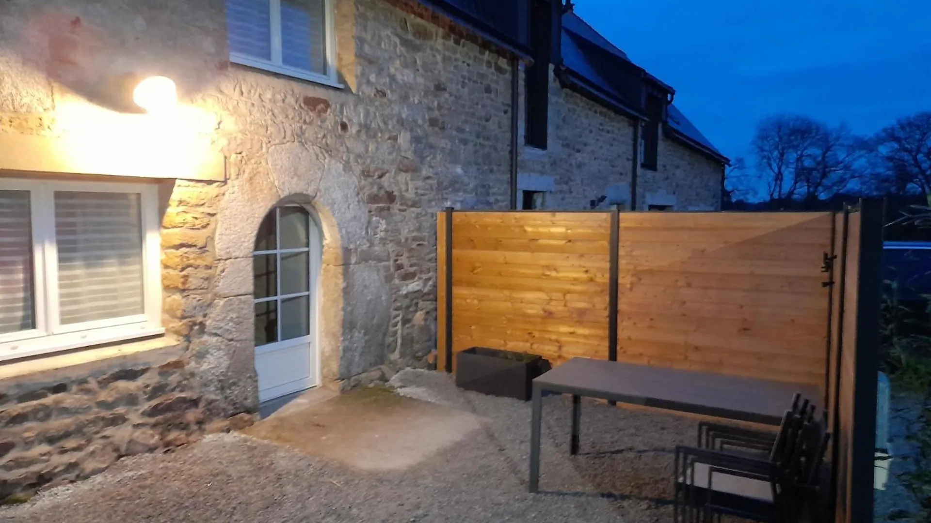 La Campagne A La Ville Pour Cette Maison Typique Renovee En 2021 Vannes